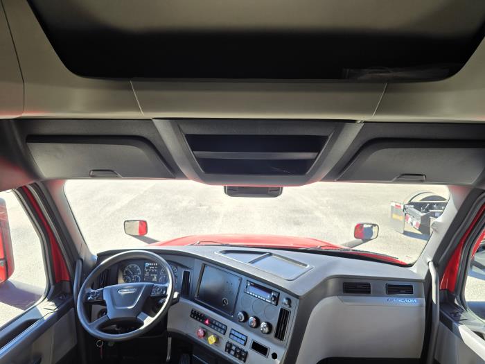 2022 Freightliner Cascadia-20