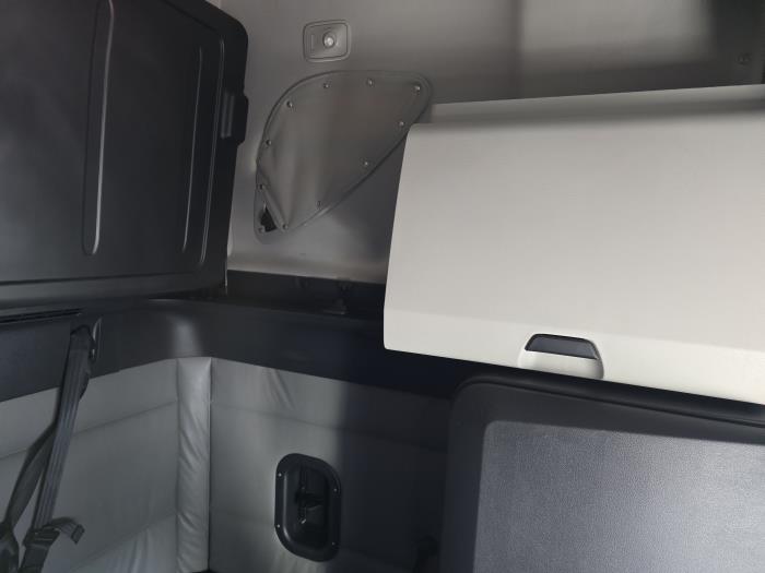 2022 Freightliner Cascadia-12