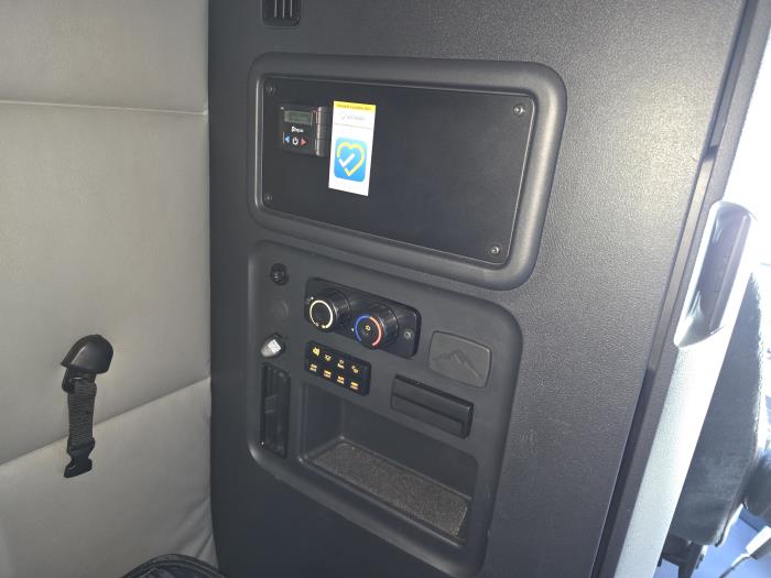 2022 Freightliner Cascadia-14