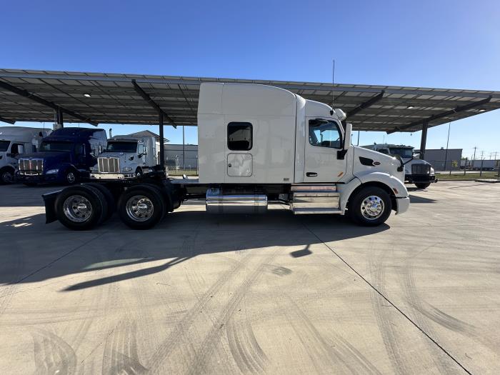 2022 Peterbilt 579-1