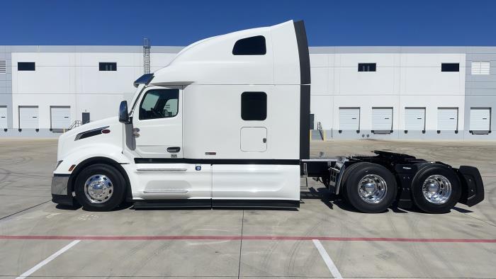 2026 Peterbilt 579-8