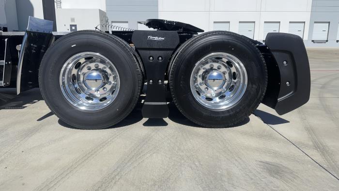 2026 Peterbilt 579-12