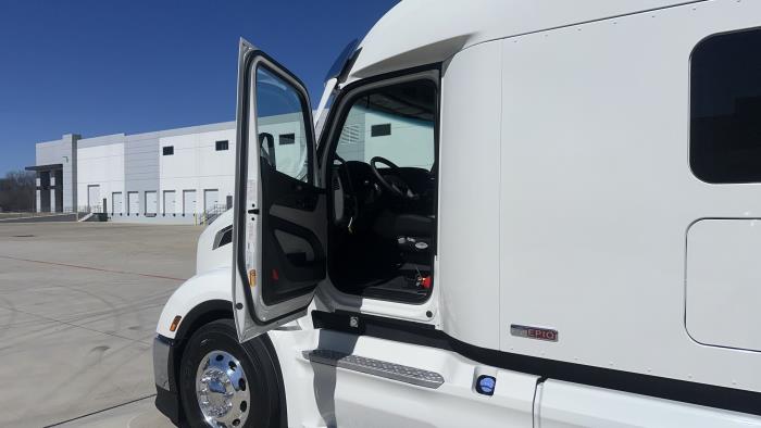 2026 Peterbilt 579-18