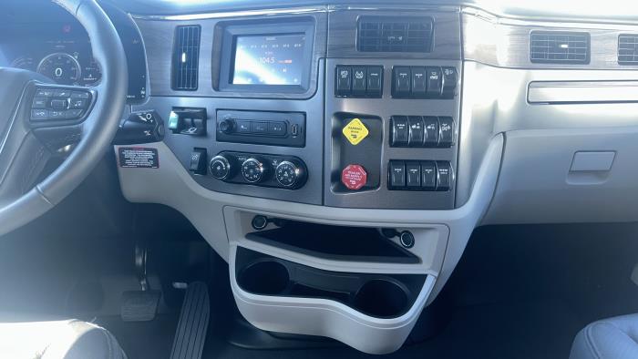 2026 Peterbilt 579-23