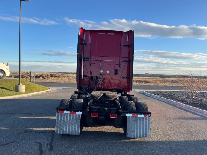 2022 International LT625-4