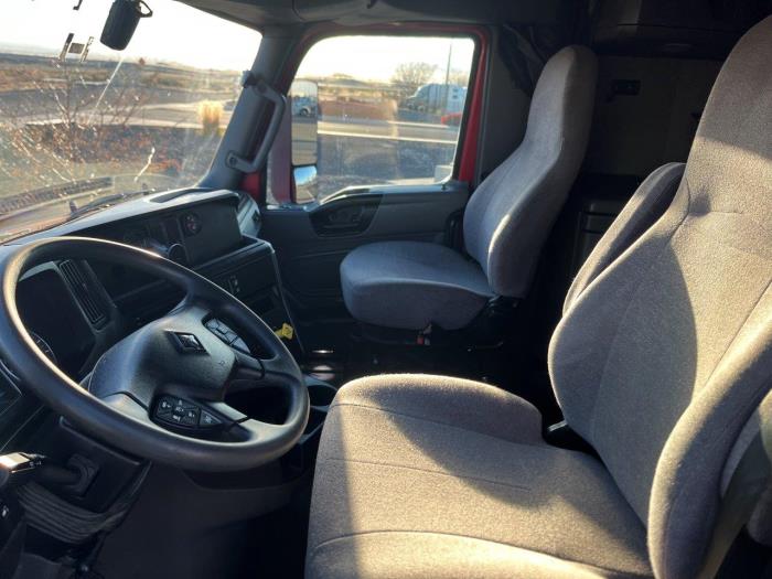 2022 International LT625-9