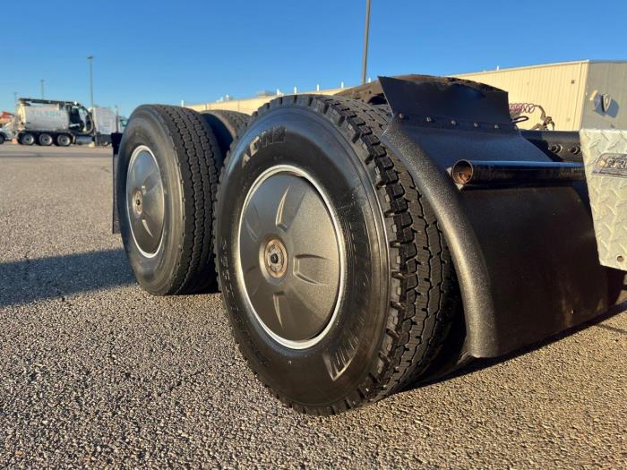 2022 International LT625-17