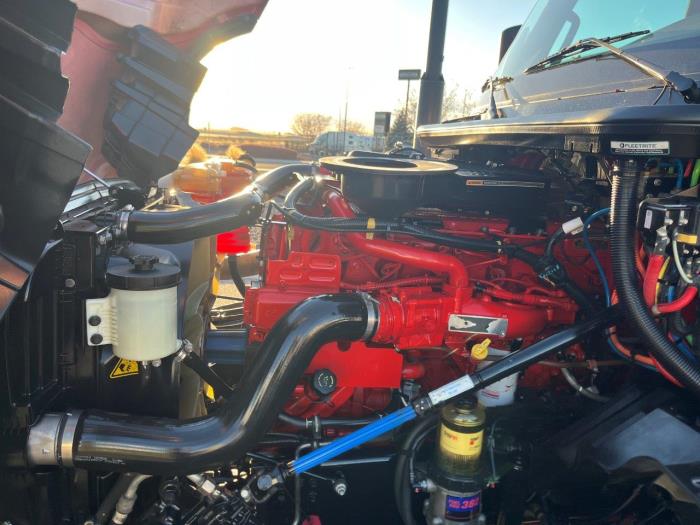 2022 International LT625-18