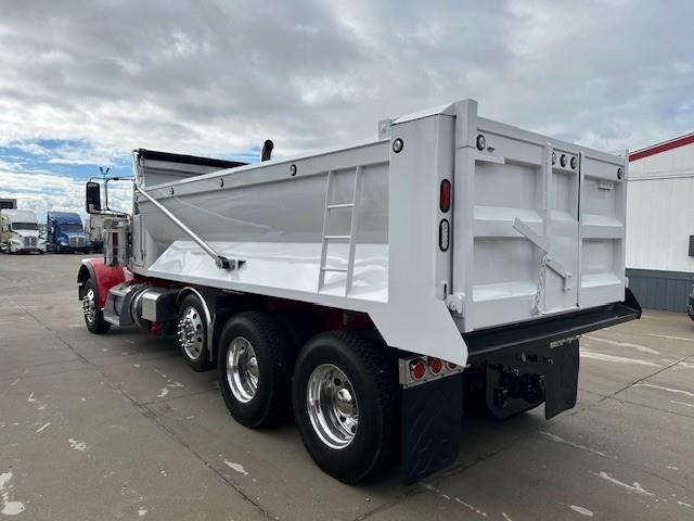 2023 Peterbilt 389-1