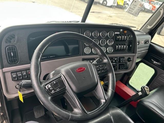 2023 Peterbilt 389-10