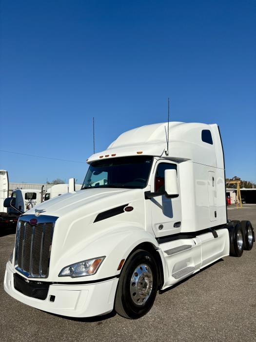 2022 Peterbilt 579-1