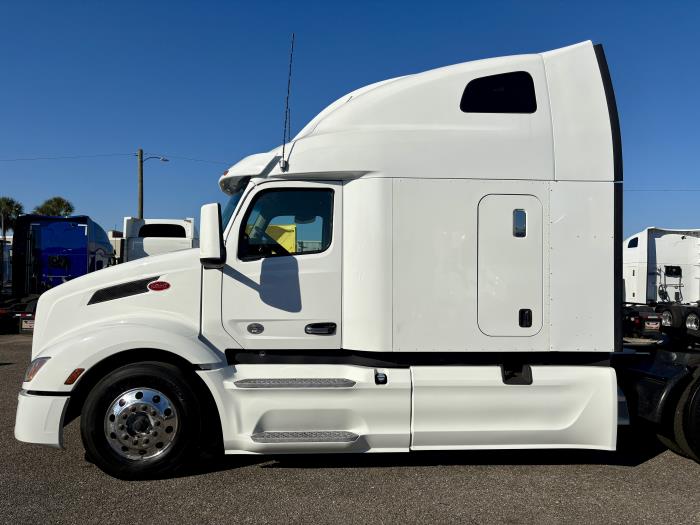 2022 Peterbilt 579-2