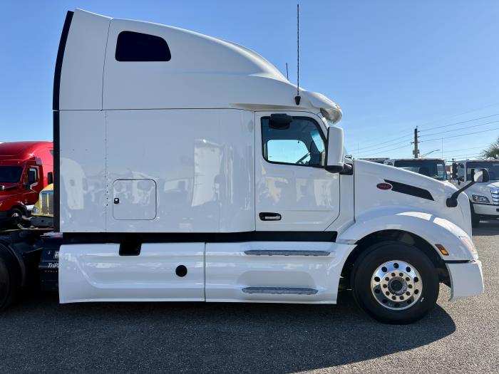 2022 Peterbilt 579-6