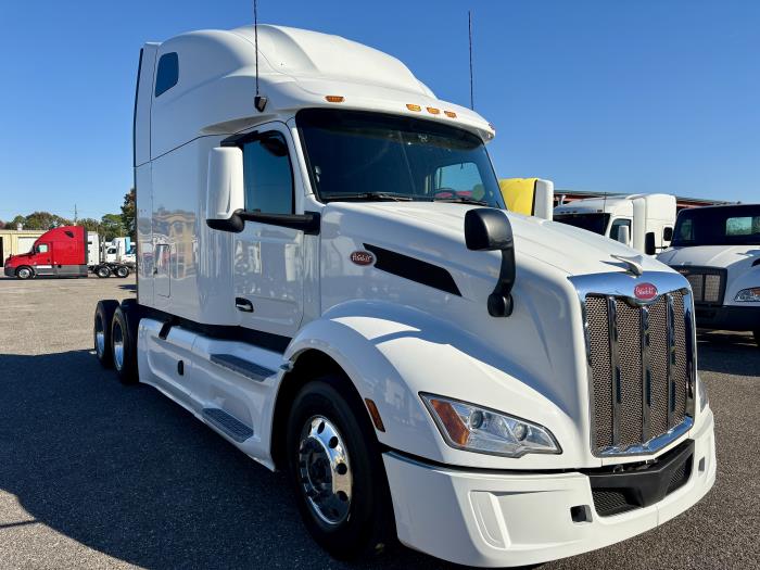 2022 Peterbilt 579-7