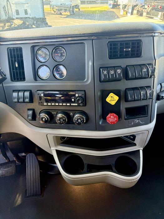 2022 Peterbilt 579-16