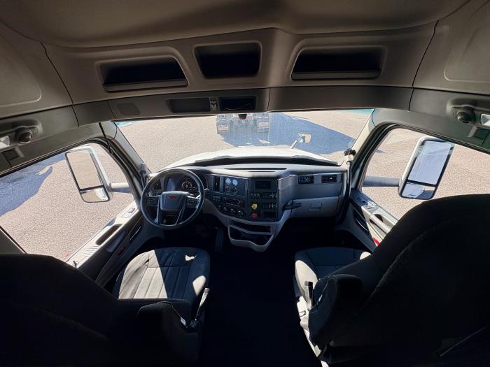 2022 Peterbilt 579-15