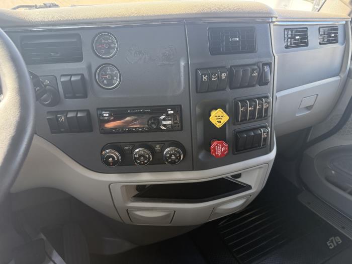 2021 Peterbilt 579-5