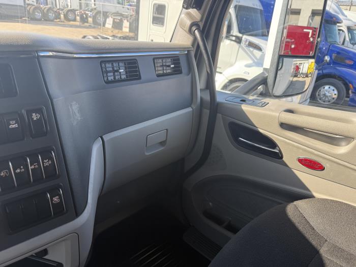 2021 Peterbilt 579-6