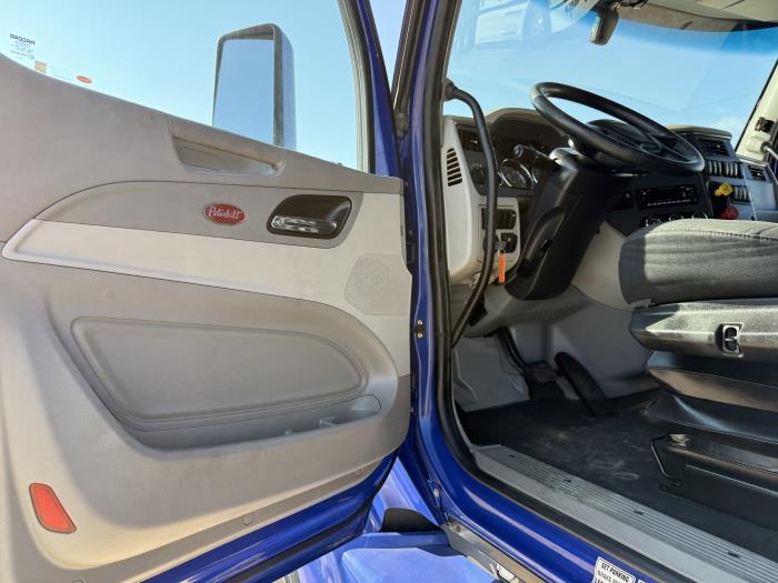 2022 Peterbilt 579-16