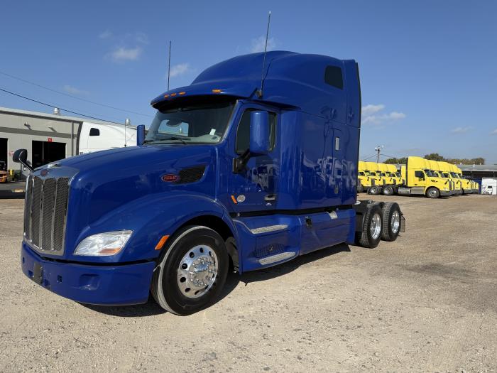 2022 Peterbilt 579-17