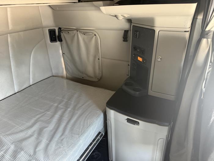 2021 Peterbilt 579-12