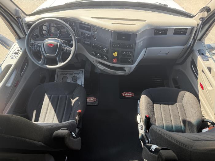2021 Peterbilt 579-13
