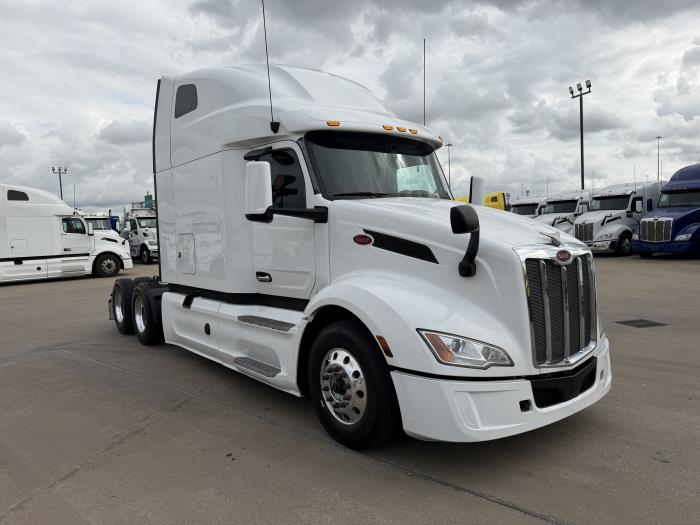 2022 Peterbilt 579-7