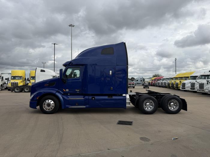 2022 Peterbilt 579-2