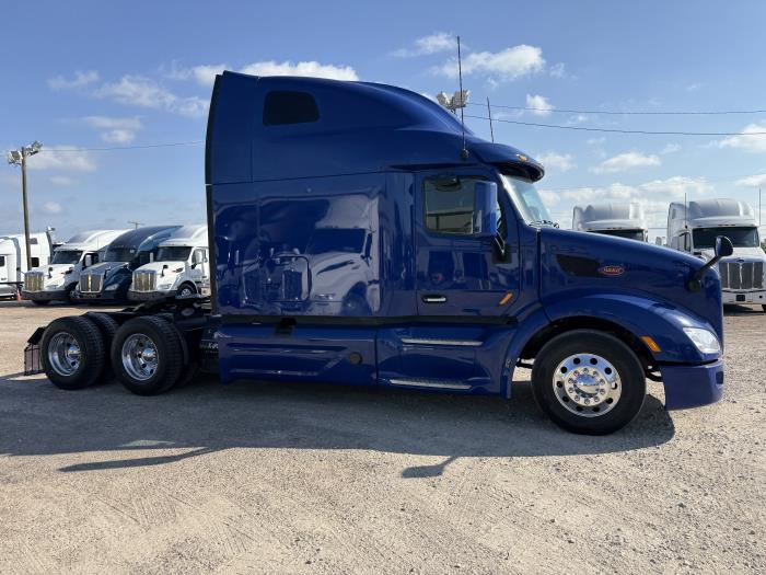 2022 Peterbilt 579-26