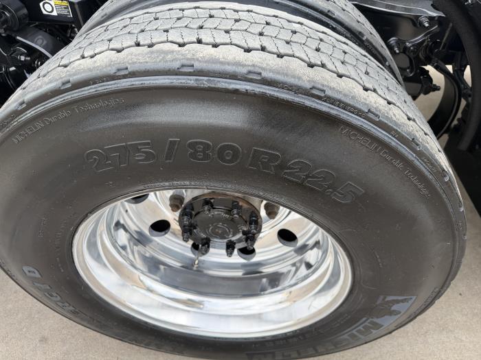 2022 Peterbilt 579-10