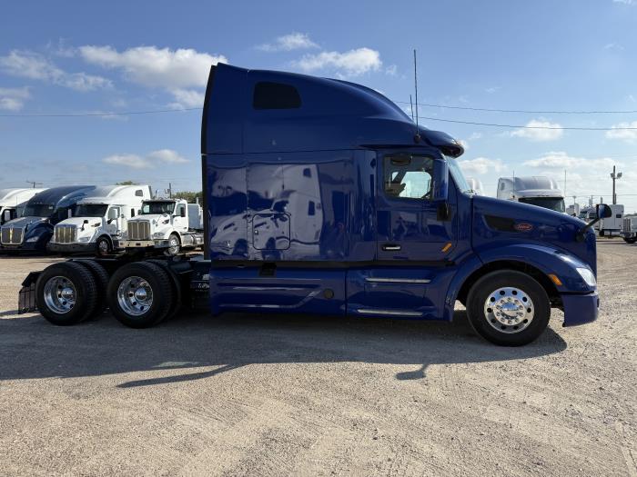 2022 Peterbilt 579-27