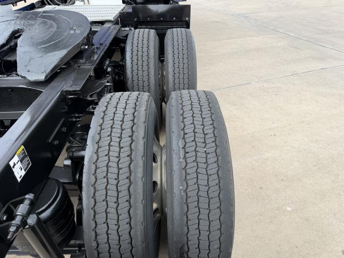 2022 Peterbilt 579-12