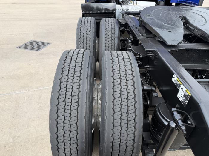 2022 Peterbilt 579-13