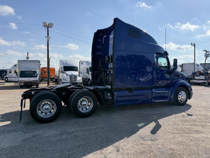 2022 Peterbilt 579-30