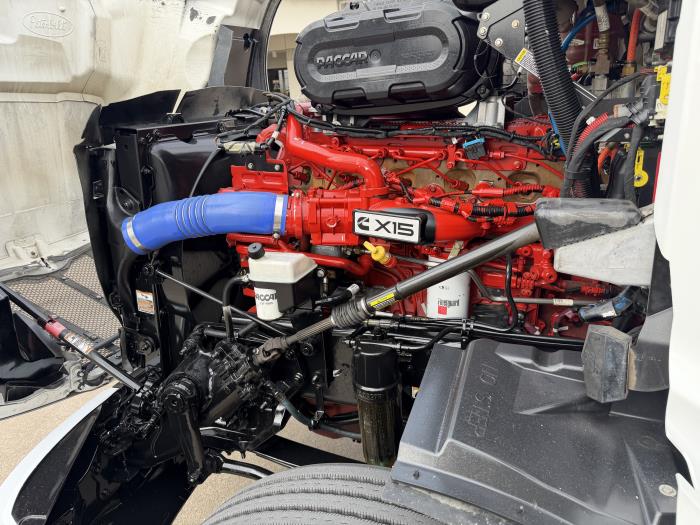 2022 Peterbilt 579-18