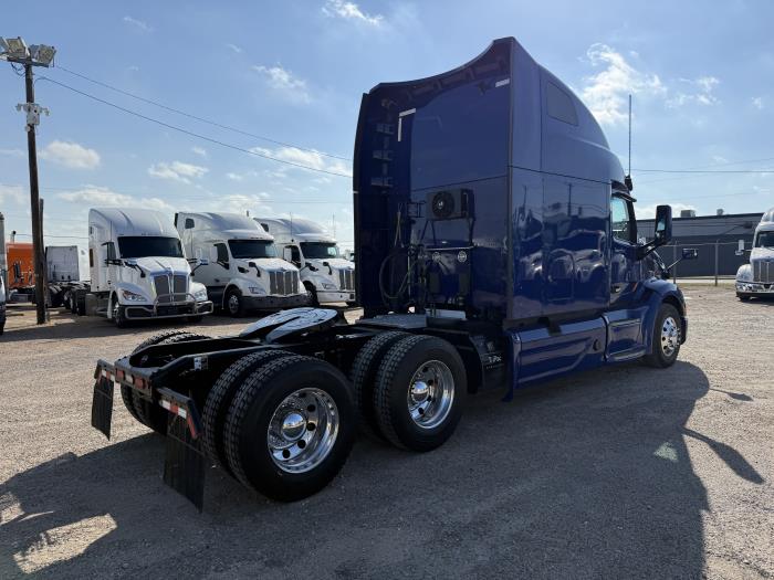 2022 Peterbilt 579-32