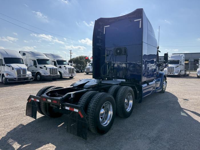 2022 Peterbilt 579-33