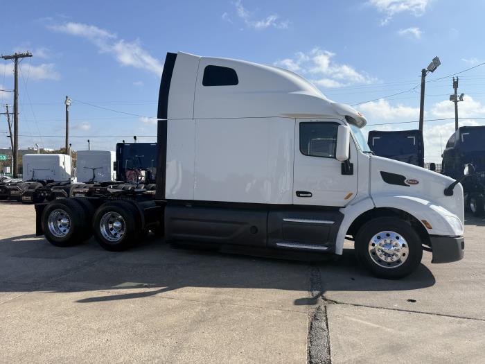 2021 Peterbilt 579-27