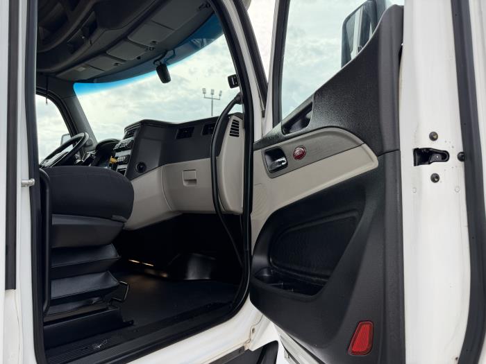 2022 Peterbilt 579-23