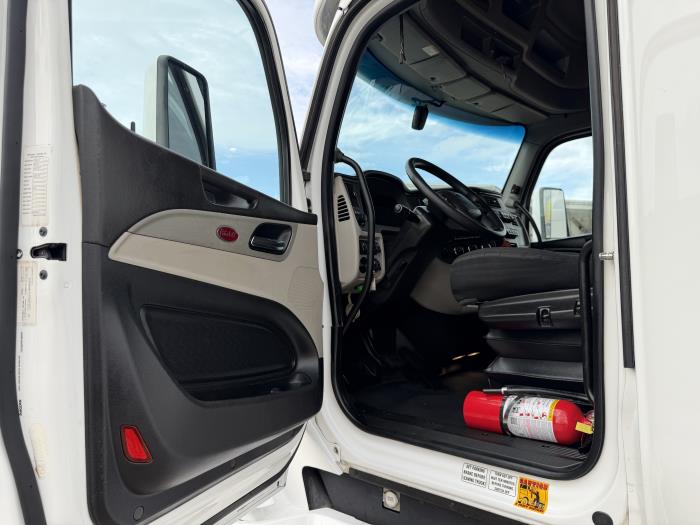 2022 Peterbilt 579-25