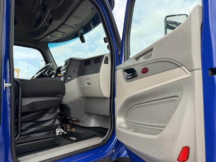 2022 Peterbilt 579-23