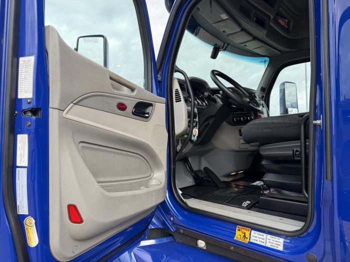 2022 Peterbilt 579-25