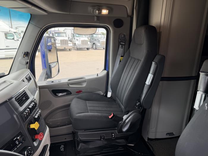 2022 Peterbilt 579-26