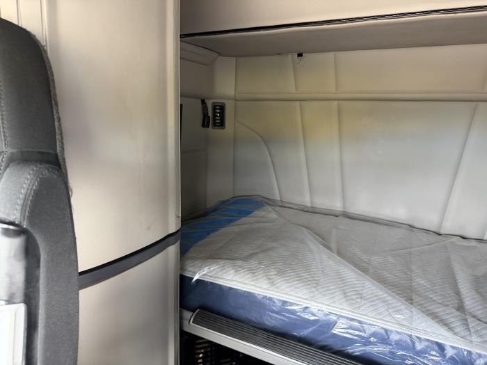 2022 Peterbilt 579-32