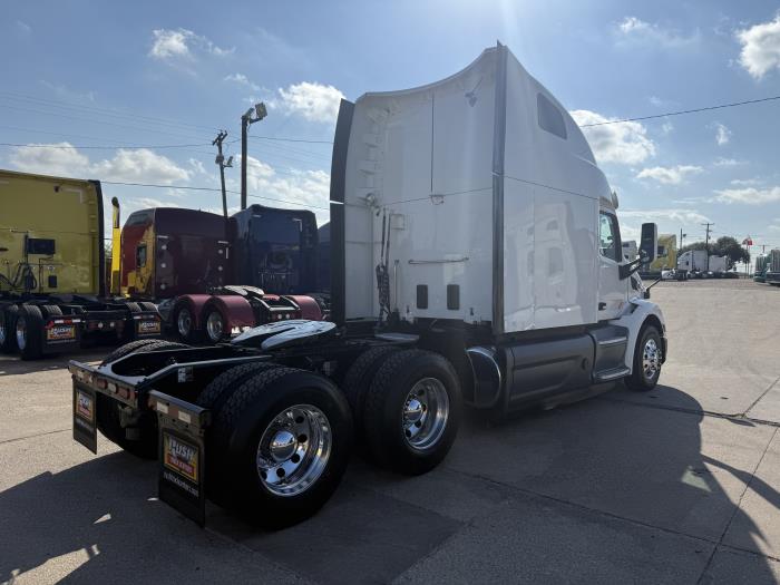 2021 Peterbilt 579-33
