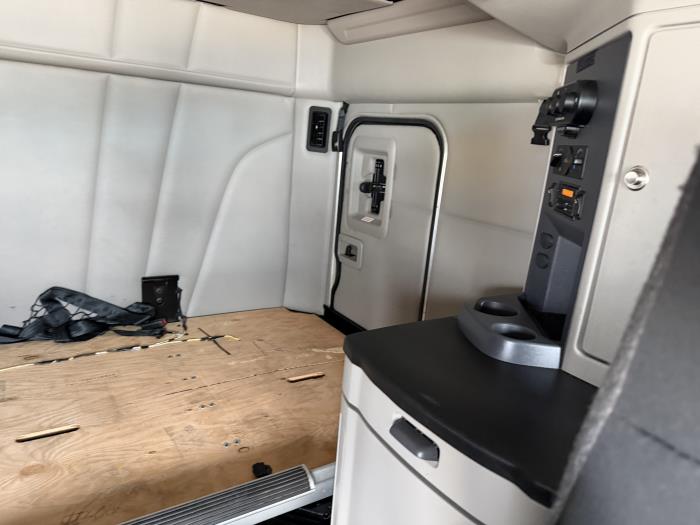 2022 Peterbilt 579-34