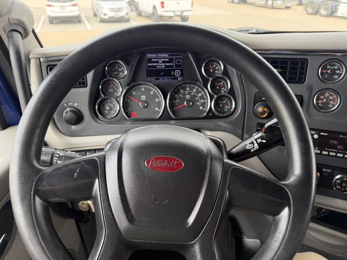 2022 Peterbilt 579-38