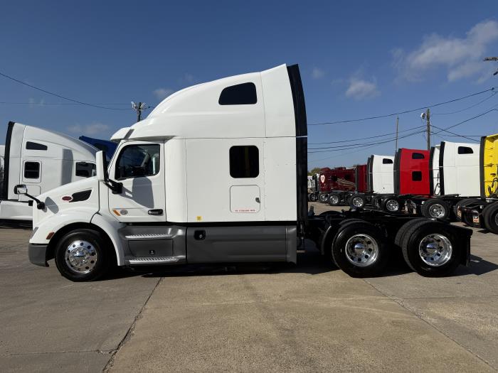 2021 Peterbilt 579-40