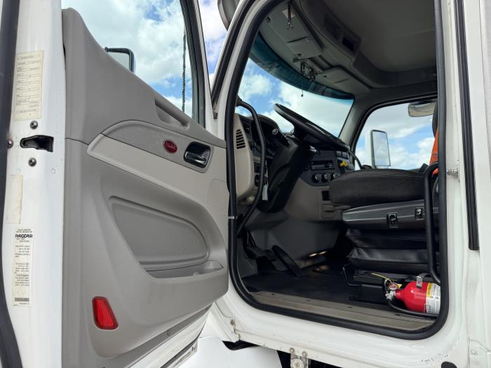 2019 Peterbilt 579-23