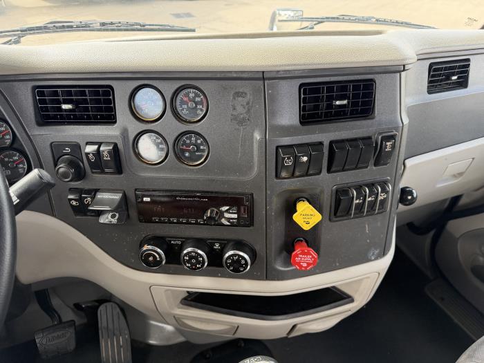 2019 Peterbilt 579-28